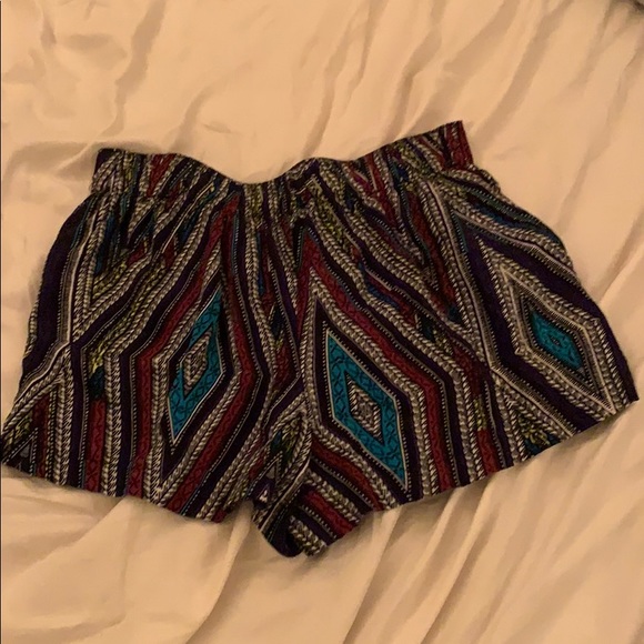 cute patterned shorts - Picture 2 of 2